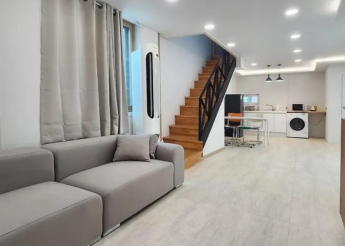 Apartment 복층하우스, White Linen House Seoul