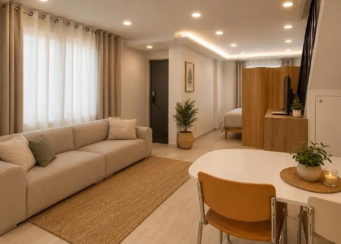 복층하우스, White Linen House Apartment